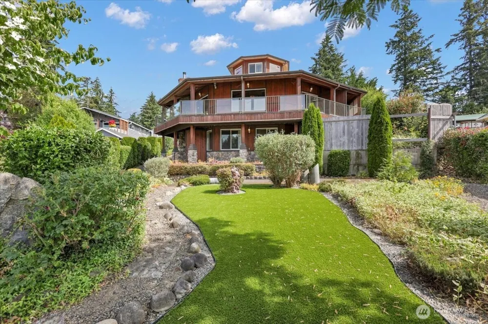 17049 Lake Point Drive SE Yelm, WA 98597