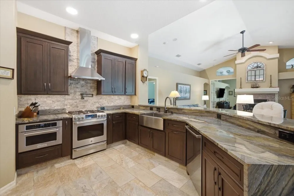 418 PINE BLUFF DRIVE Lutz, FL 33549