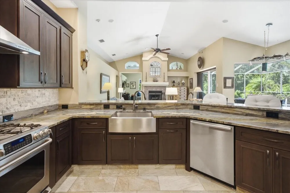 418 PINE BLUFF DRIVE Lutz, FL 33549