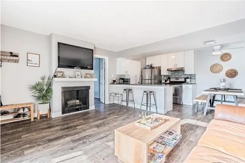 2801 S Fairview