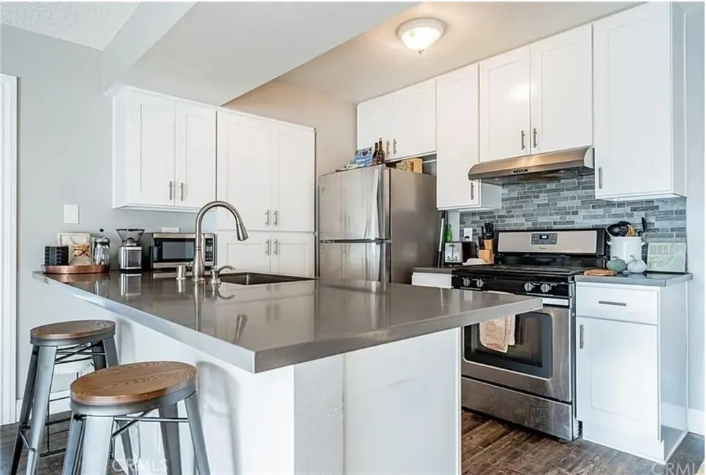 2801 S Fairview Santa Ana, CA 92704