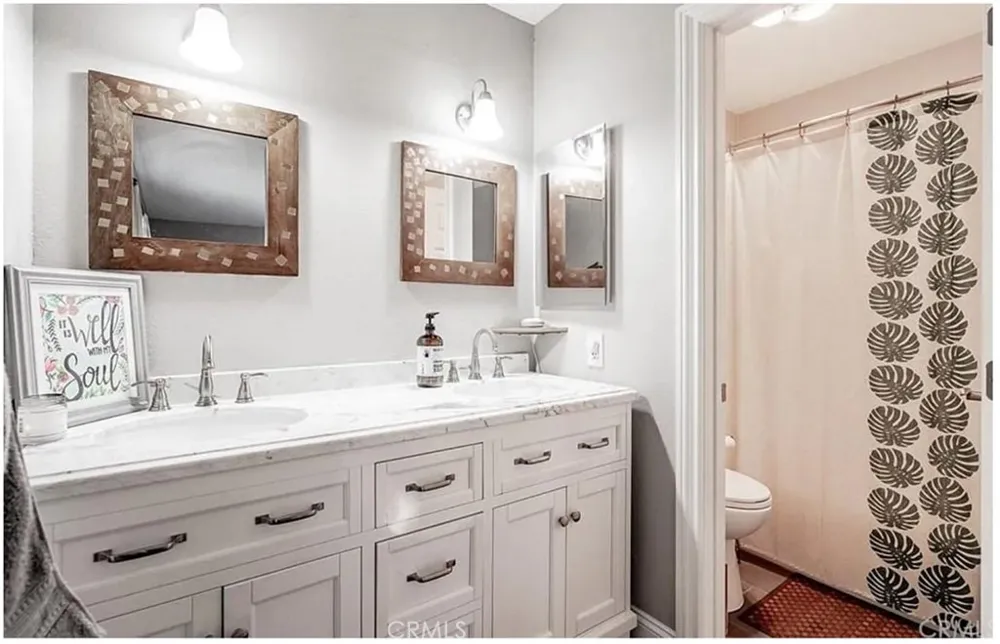 2801 S Fairview Santa Ana, CA 92704