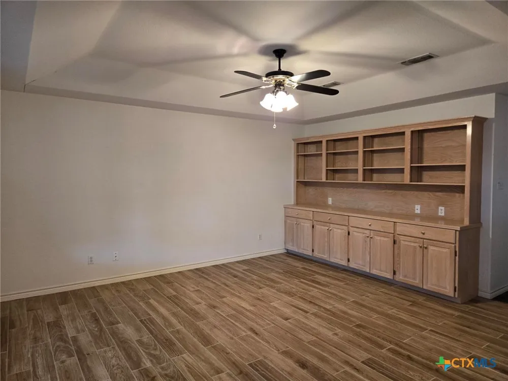 120 Gardenridge Drive Seguin, TX 78155