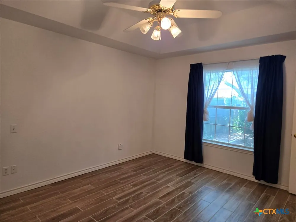 120 Gardenridge Drive Seguin, TX 78155