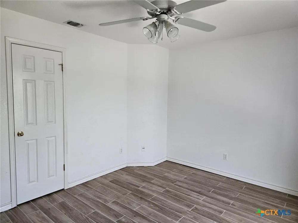 120 Gardenridge Drive Seguin, TX 78155