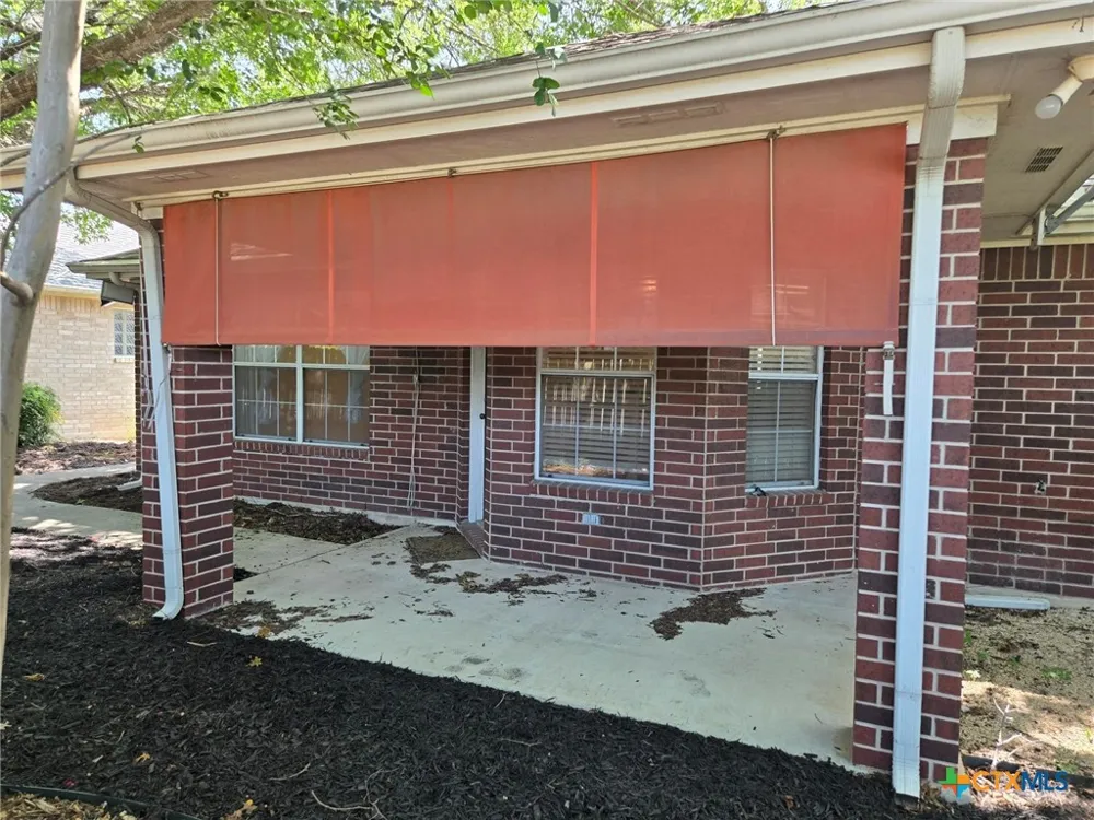 120 Gardenridge Drive Seguin, TX 78155