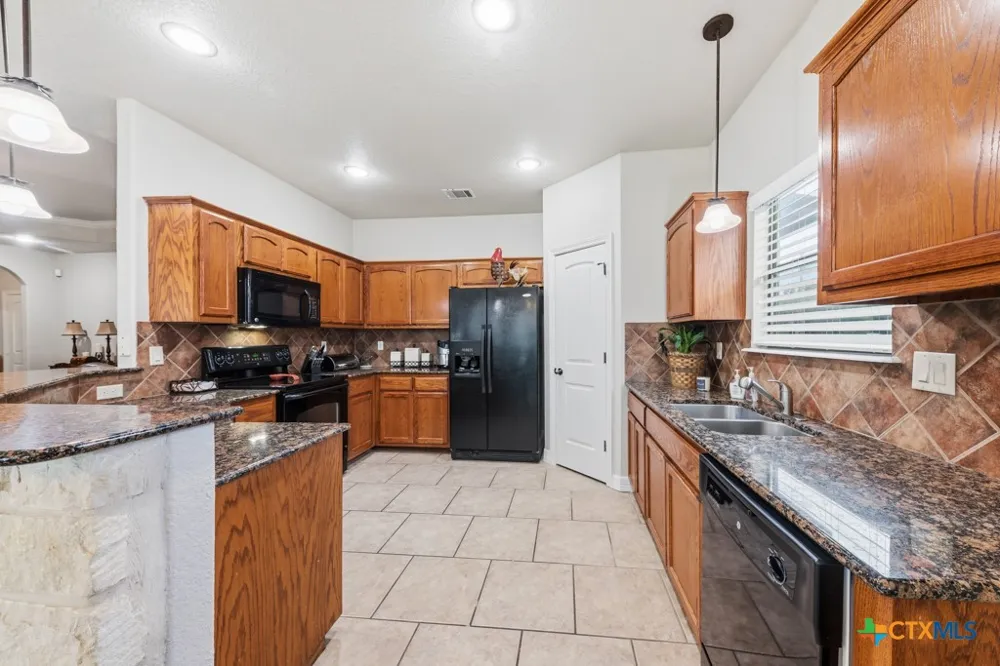 1211 MOSSY HOLLOW DRIVE Spring Branch, TX 78070