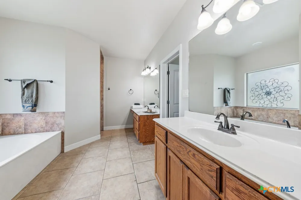 1211 MOSSY HOLLOW DRIVE Spring Branch, TX 78070