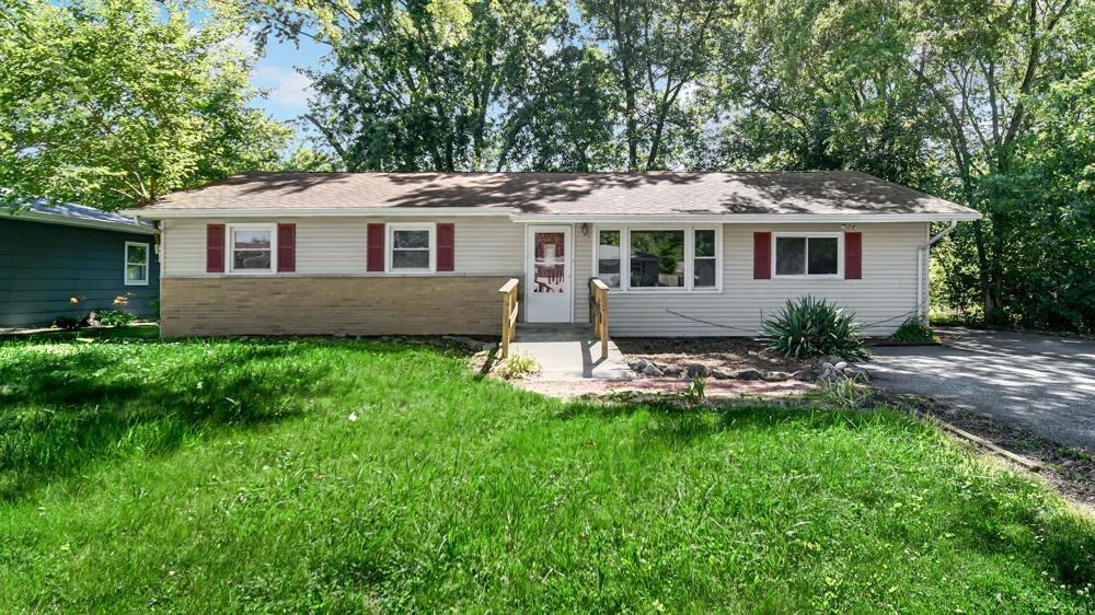 7713 Hendricks Place Merrillville, IN 46410