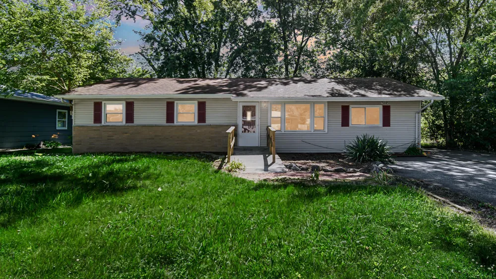 7713 Hendricks Place Merrillville, IN 46410