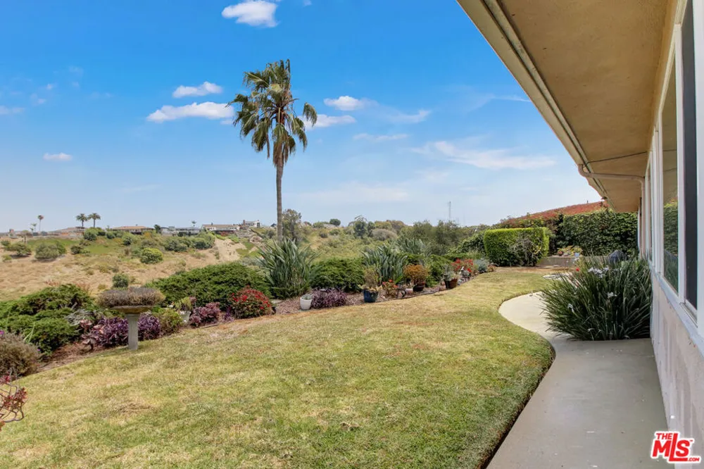 4152 Terraza Drive Los Angeles, CA 90008