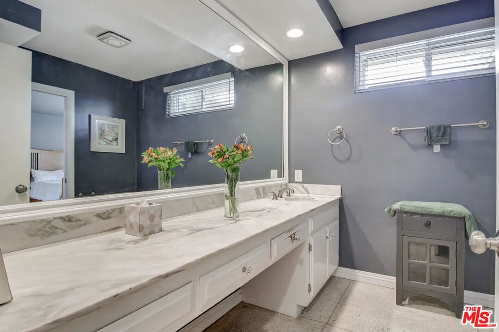 4152 Terraza Drive Los Angeles, CA 90008