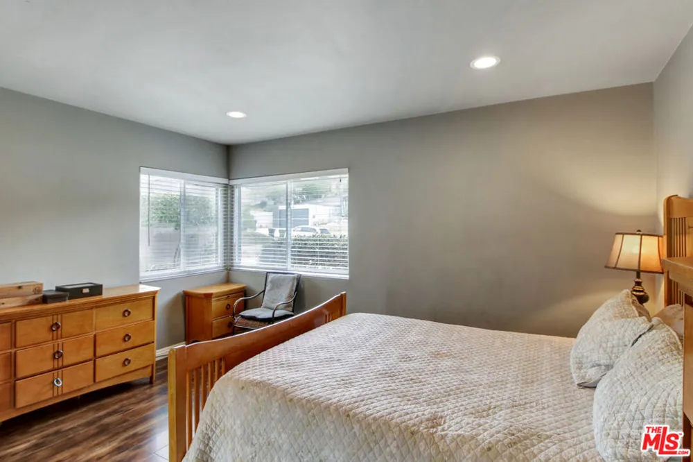 4152 Terraza Drive Los Angeles, CA 90008