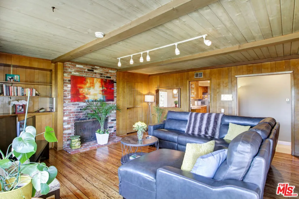 4152 Terraza Drive Los Angeles, CA 90008