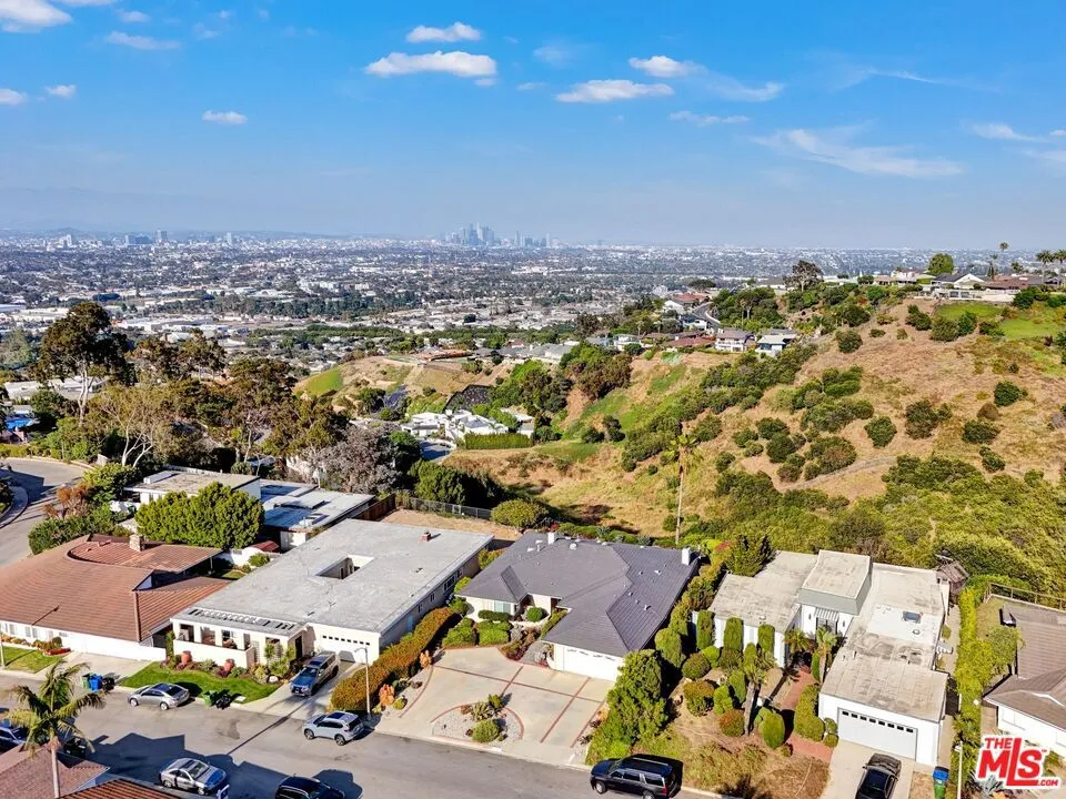 4152 Terraza Drive Los Angeles, CA 90008