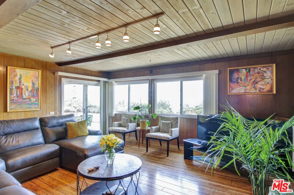 4152 Terraza Drive Los Angeles, CA 90008