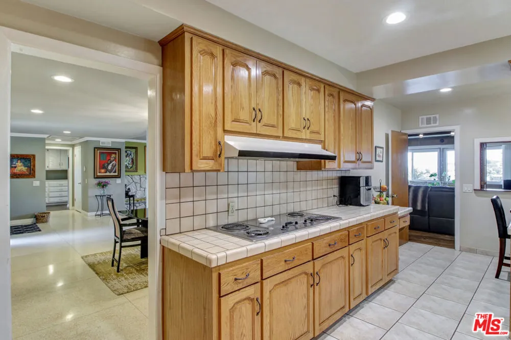 4152 Terraza Drive Los Angeles, CA 90008