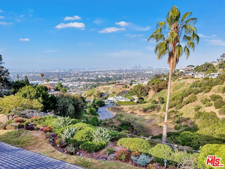 4152 Terraza Drive Los Angeles, CA 90008