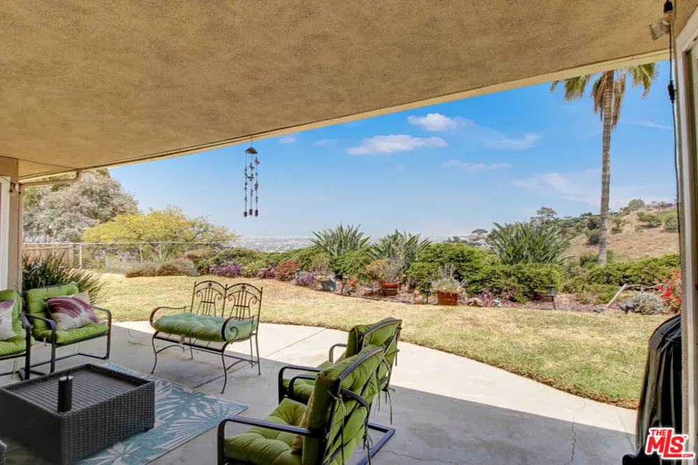 4152 Terraza Drive Los Angeles, CA 90008