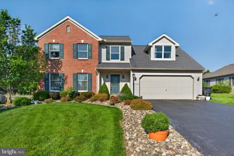 30 RED MAPLE CIRCLE