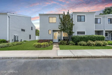 6 Beverly Court