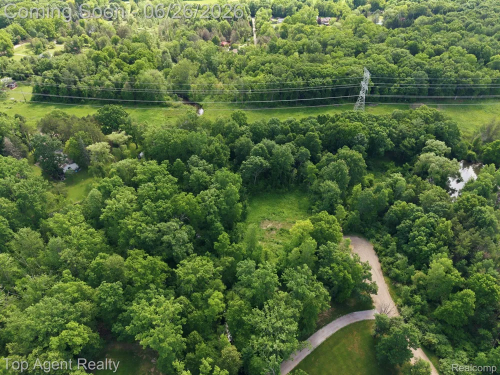 657 DONNA MAE Addison Township, MI 48367