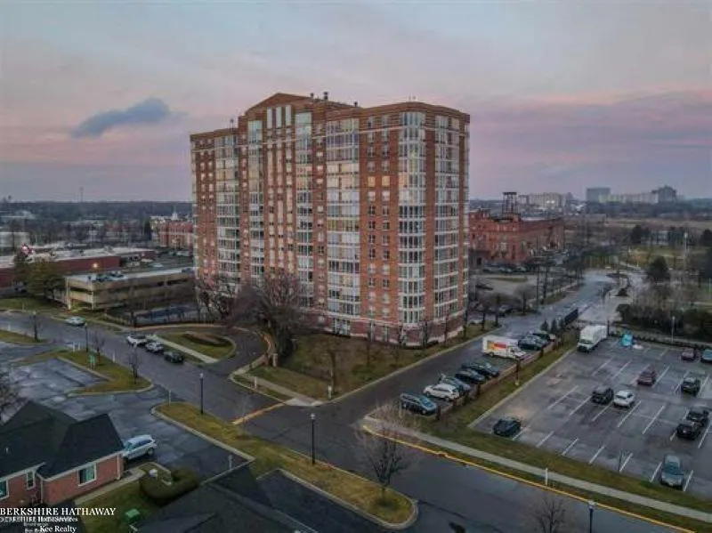 250 E Harbortown #1110 Drive Detroit City, MI 48207