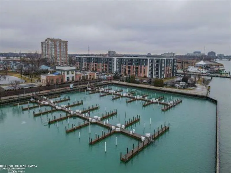250 E Harbortown #1110 Drive Detroit City, MI 48207