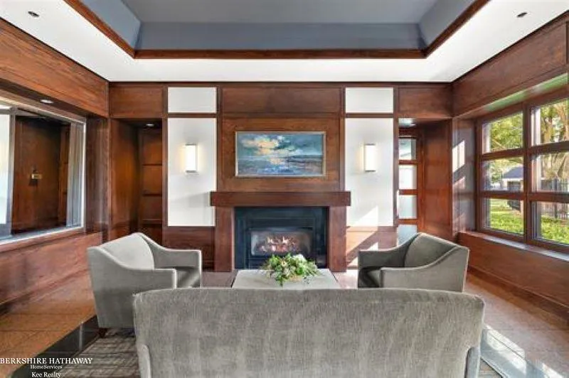 250 E Harbortown #1110 Drive Detroit City, MI 48207