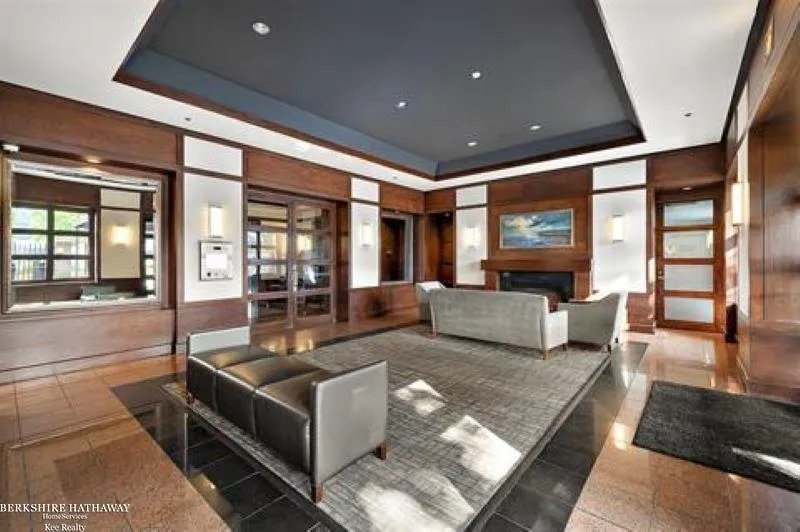 250 E Harbortown #1110 Drive Detroit City, MI 48207