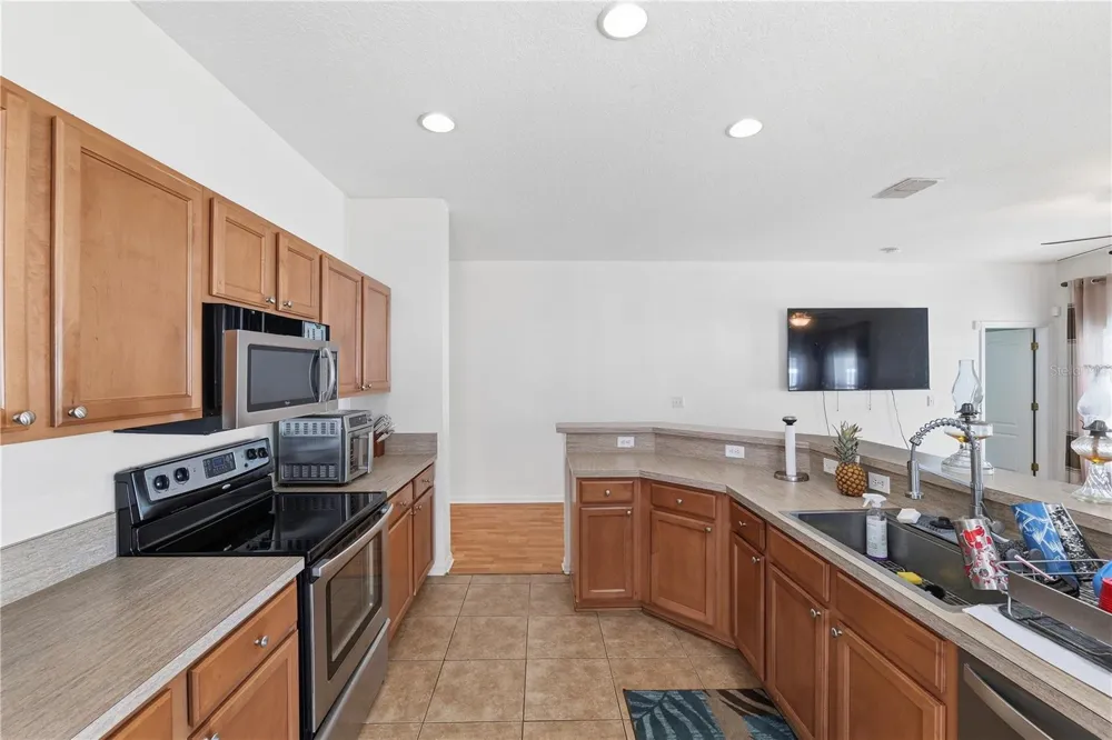704 PARSONS POINTE ST Seffner, FL 33584