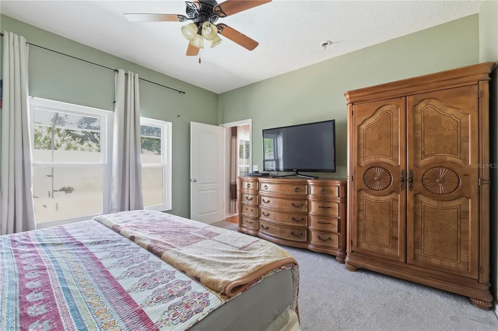 704 PARSONS POINTE ST Seffner, FL 33584