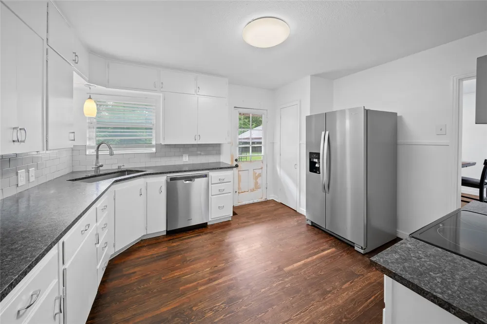 2717 Crestview Street Tyler, TX 75701