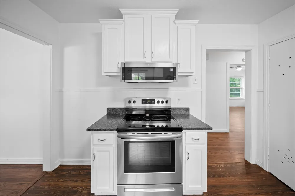 2717 Crestview Street Tyler, TX 75701