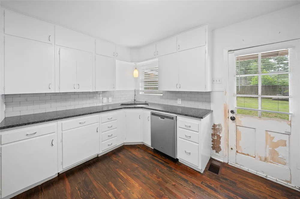 2717 Crestview Street Tyler, TX 75701