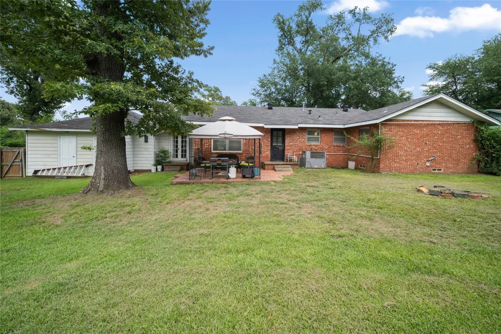 2717 Crestview Street Tyler, TX 75701