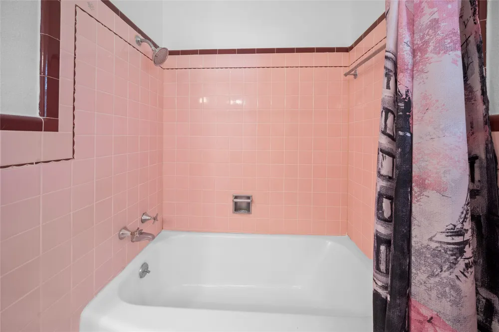 2717 Crestview Street Tyler, TX 75701