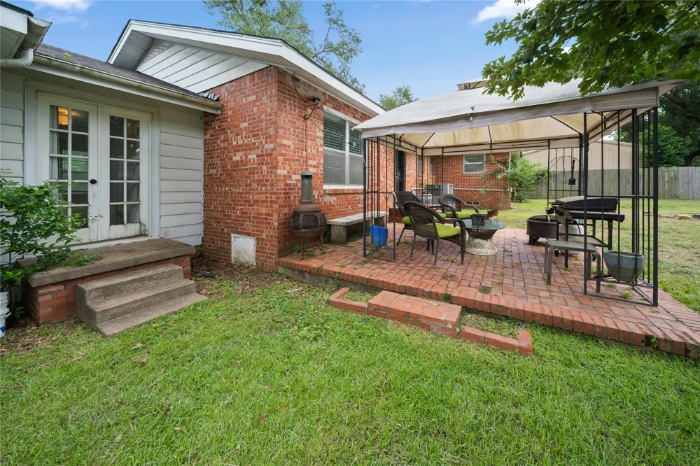 2717 Crestview Street Tyler, TX 75701