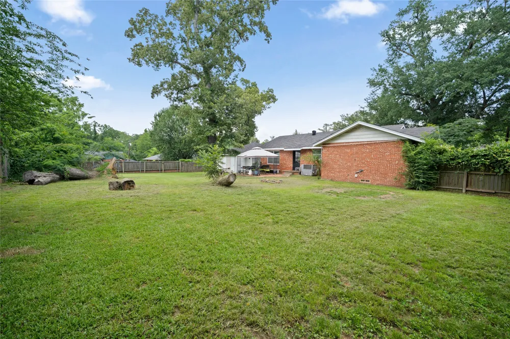 2717 Crestview Street Tyler, TX 75701