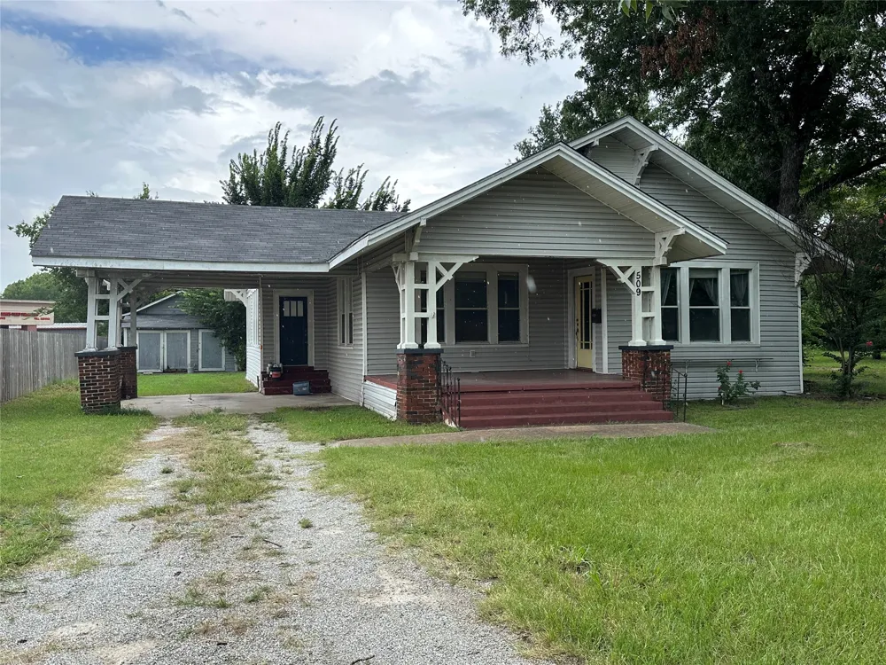 509 Ross Avenue Mexia, TX 76667