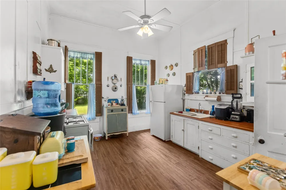 300 Hickory Street Honey Grove, TX 75446