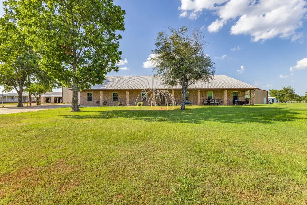 1590 Farm Road 2352 Sumner, TX 75486