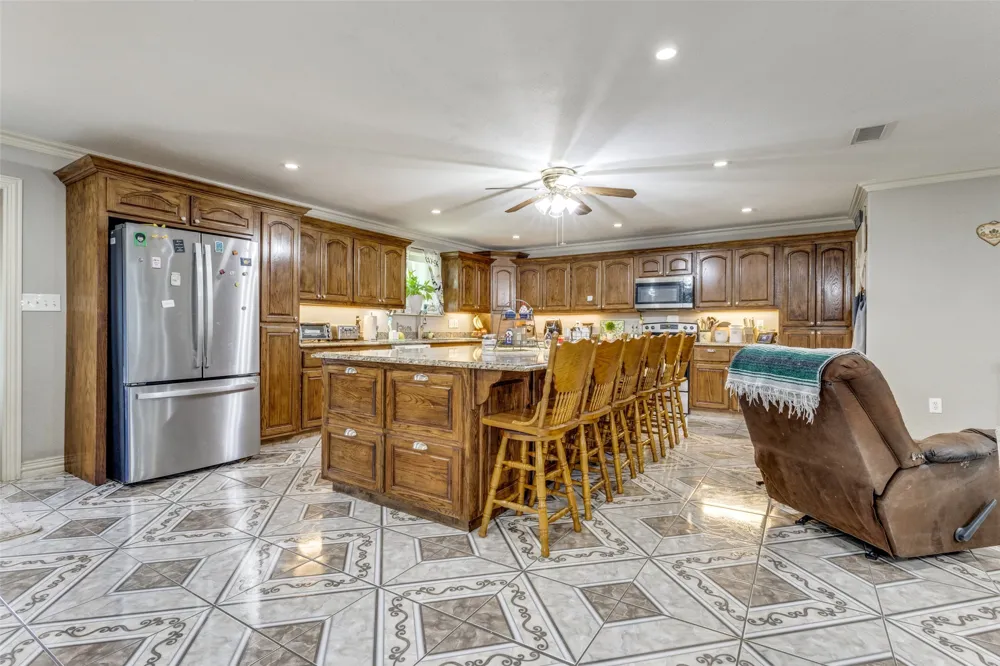 1590 Farm Road 2352 Sumner, TX 75486