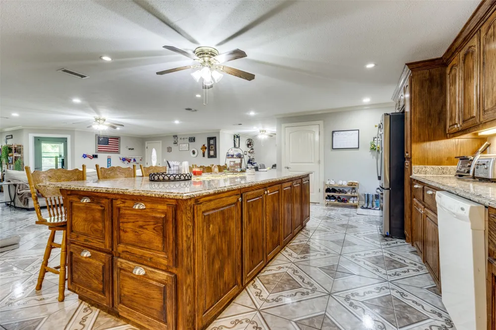 1590 Farm Road 2352 Sumner, TX 75486