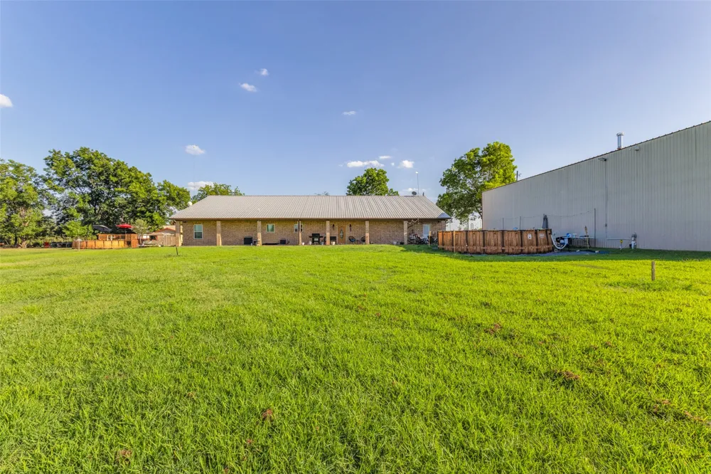 1590 Farm Road 2352 Sumner, TX 75486