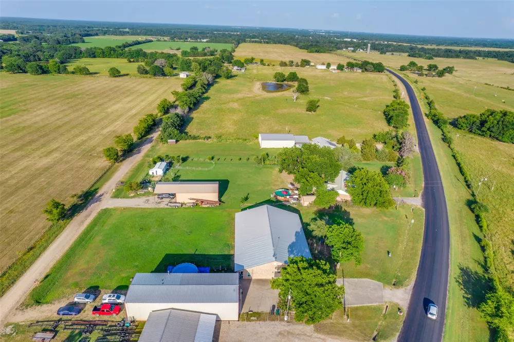1590 Farm Road 2352 Sumner, TX 75486