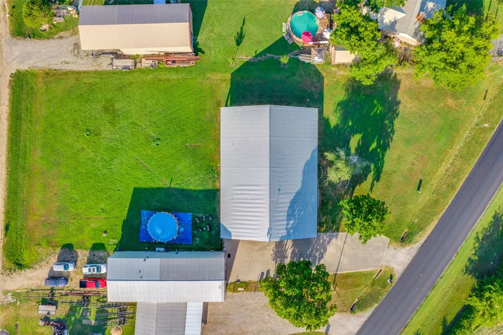 1590 Farm Road 2352 Sumner, TX 75486
