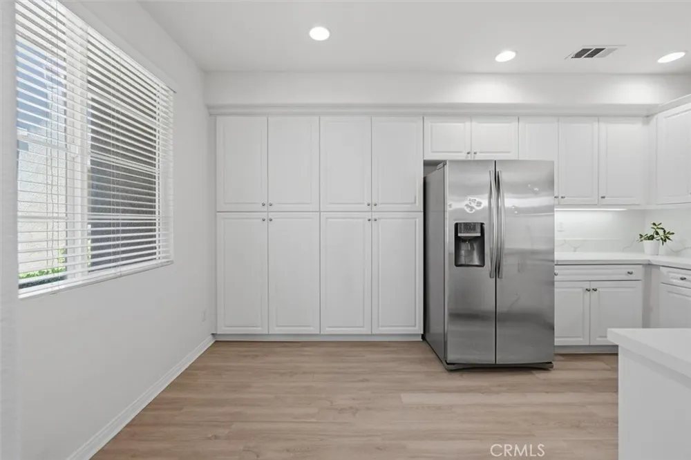19324 Opal Lane Saugus, CA 91350