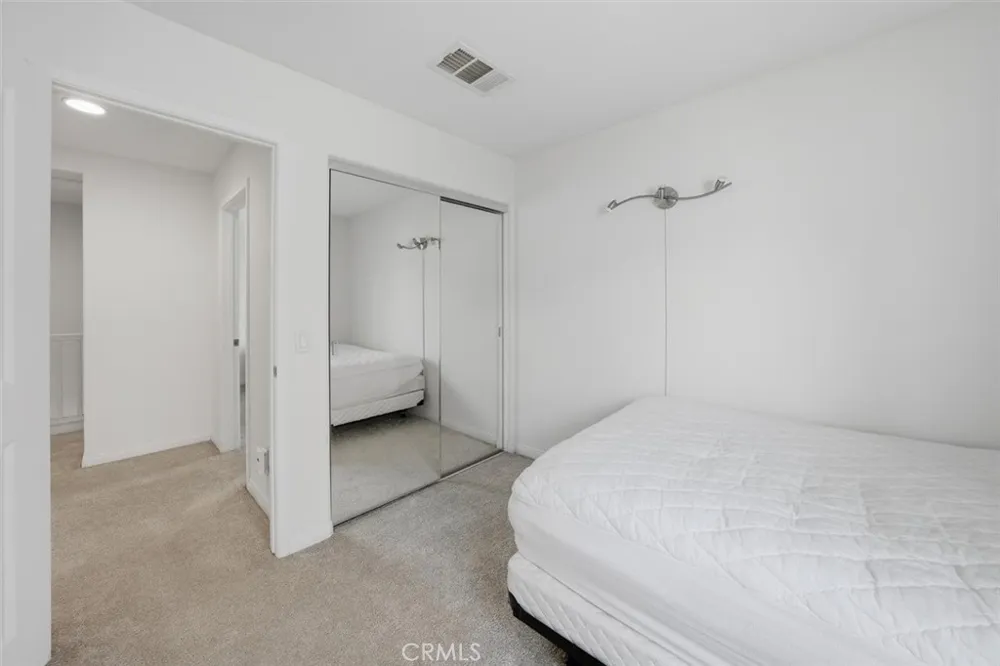 19324 Opal Lane Saugus, CA 91350