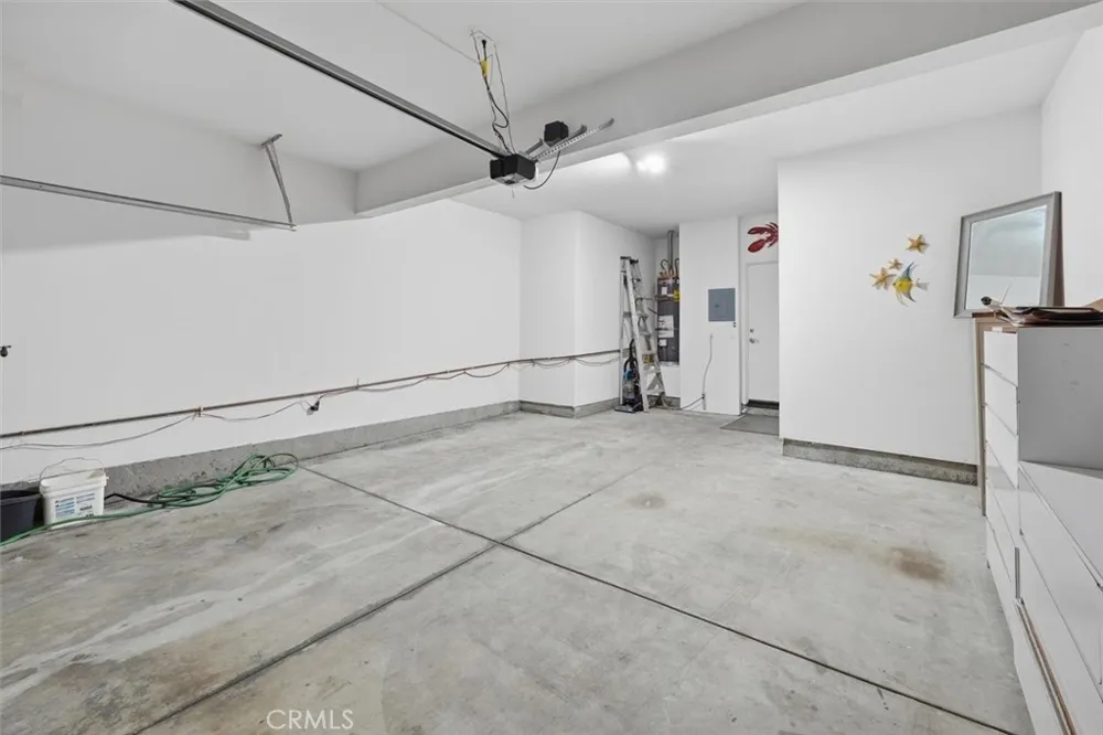 19324 Opal Lane Saugus, CA 91350